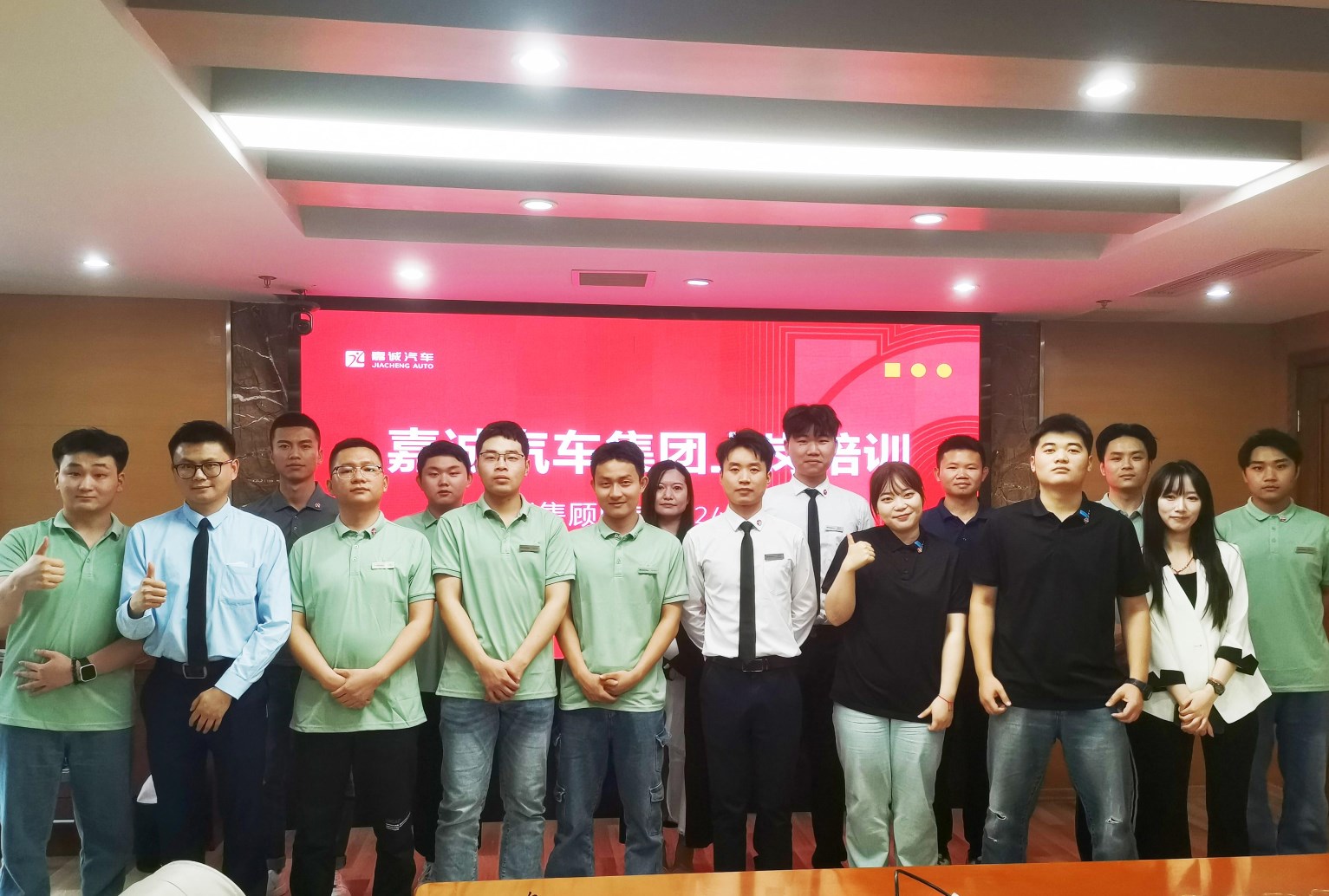 新兵强淬炼，利刃待出鞘——成都区域销售顾问线下上岗培训圆满结训